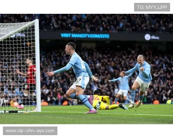 曼城斯通斯禁区前沿重炮轰门，伊蒂哈德又一次被点燃